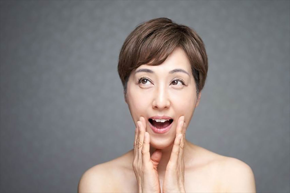 トレーニングをしている女性の様子